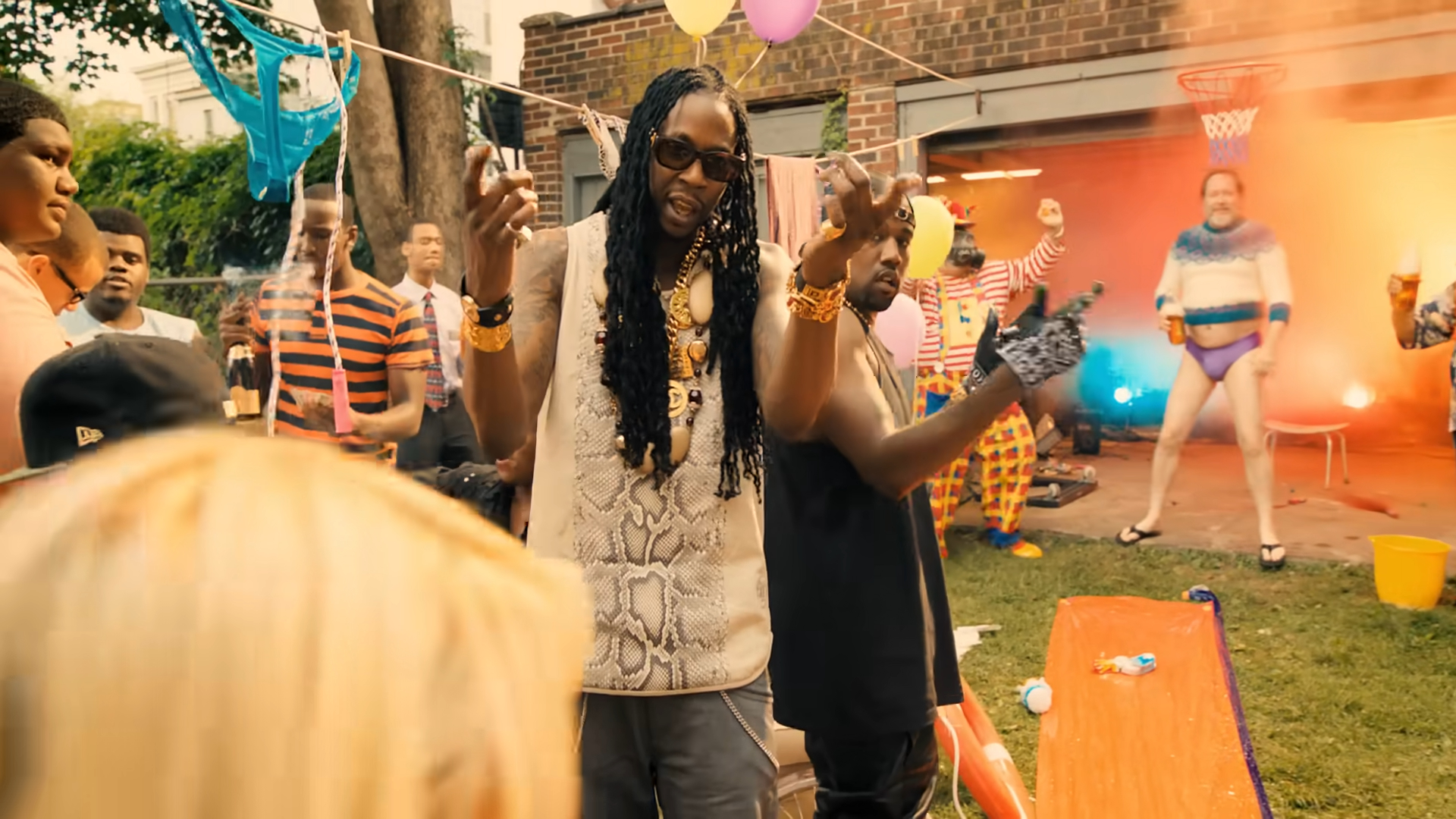 2 Chainz ft Kanye West - Birthday Song 