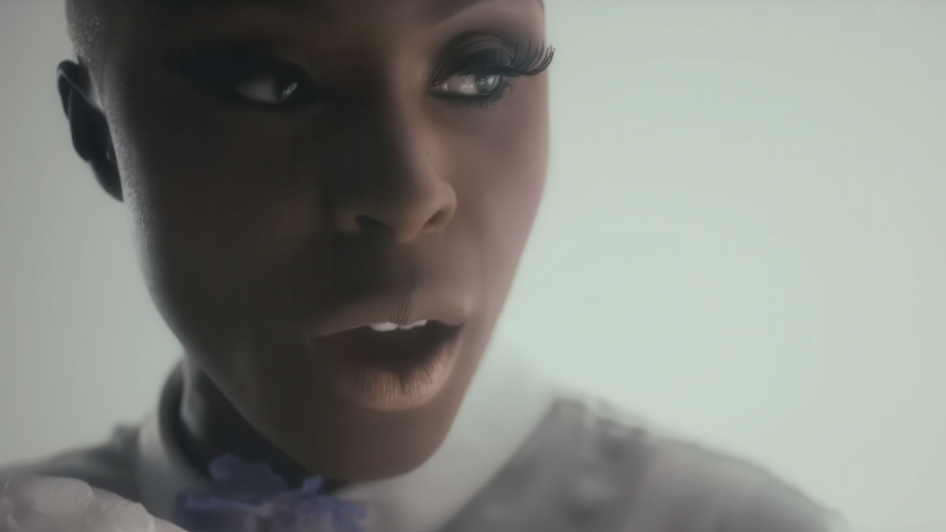Laura Mvula,  She  