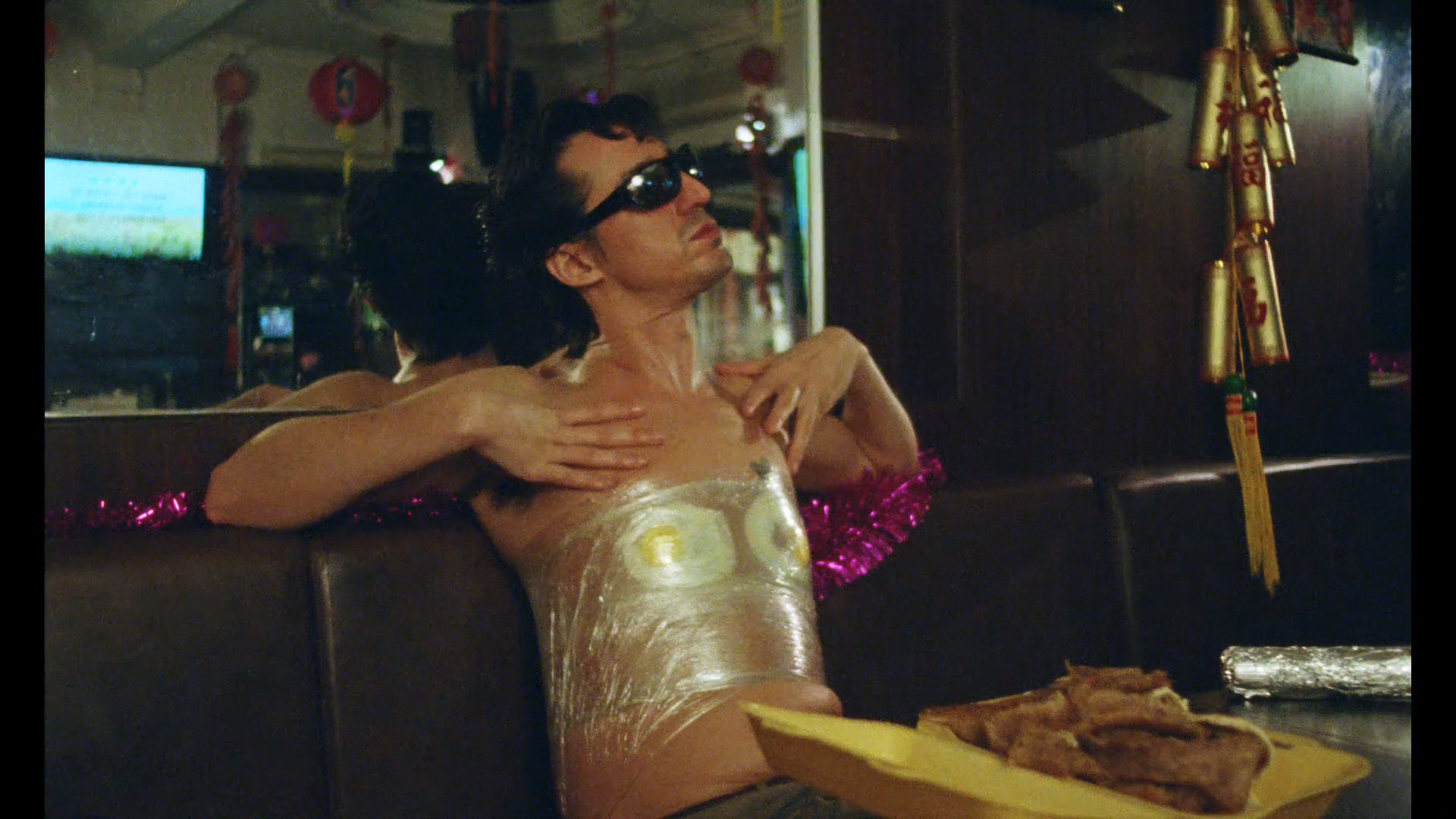 Moonlandingz, The Strangle Of Anna