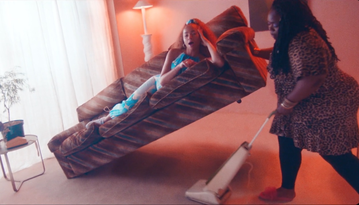Ella Eyre ft. Kiana: Mama