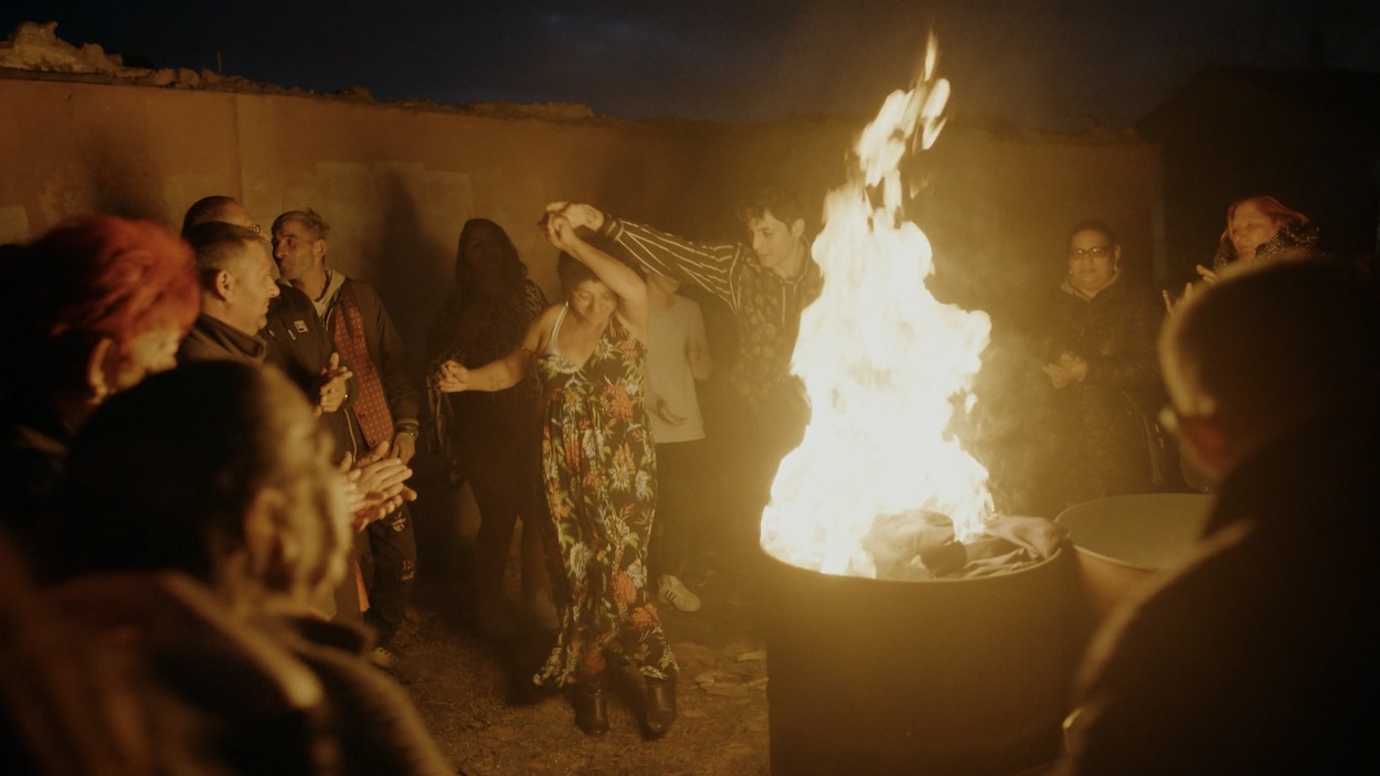 Anima Sound System, Dress Me In White / Öltöztessél Fehérbe
