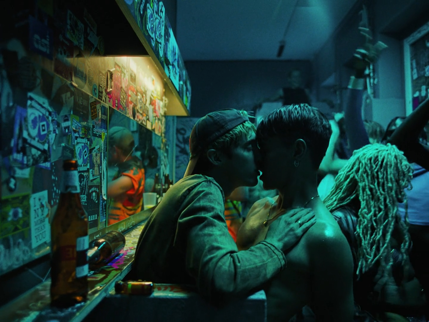 Troye Sivan – Rush