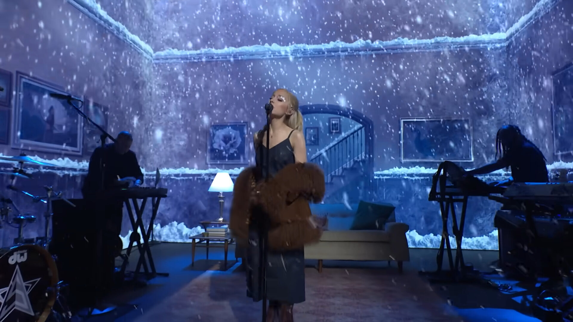 Ariana Grande Performed Live on SNL (2024)