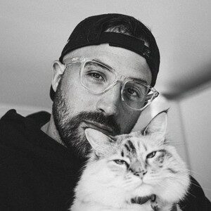 WARD - Film Director, Magna Studios / Giant Films