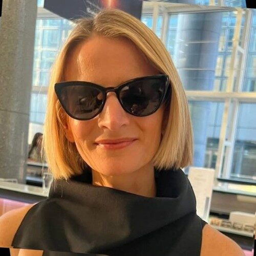 Portrait of Rebecca Niles