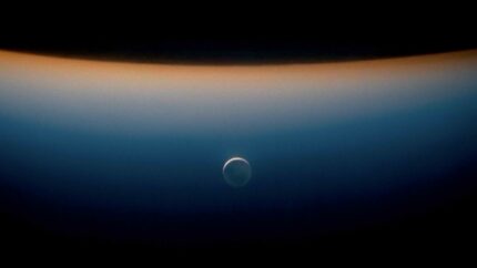 Joris Pioggioli, Per Quelli Che Volano - Henry. Director: Bleu Desert